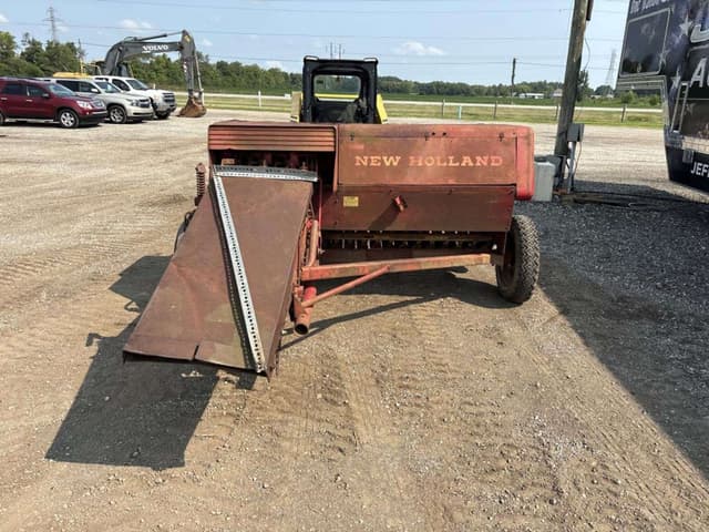Image of New Holland Hayliner 270 equipment image 2
