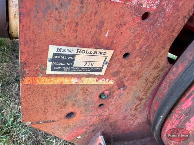 Image of New Holland 270 equipment image 3