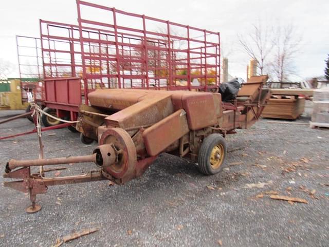 Image of New Holland 270 equipment image 1