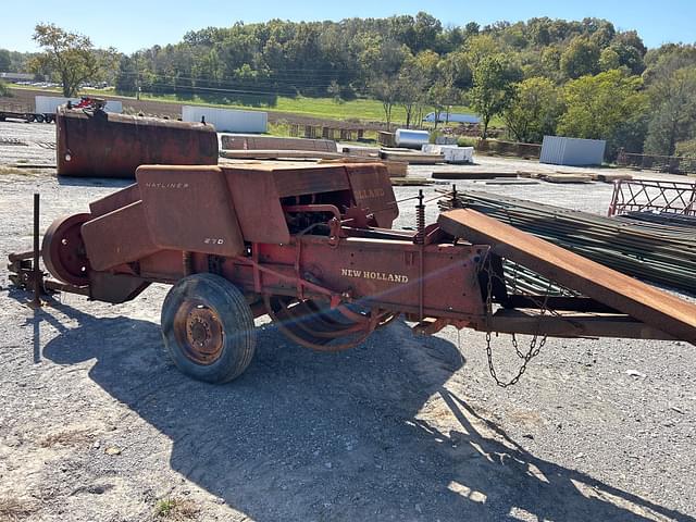 Image of New Holland 270 equipment image 4