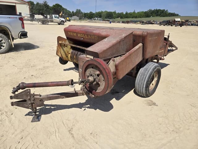 Image of New Holland 270 equipment image 2