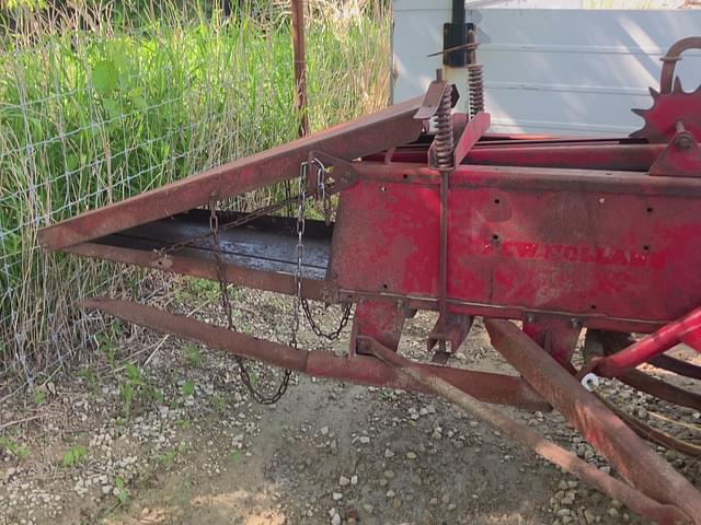 Image of New Holland 270 equipment image 3