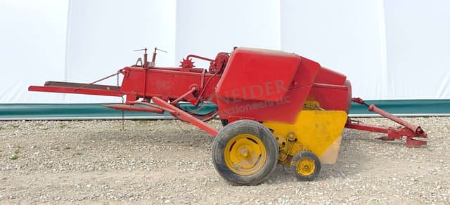 Image of New Holland 270 equipment image 2