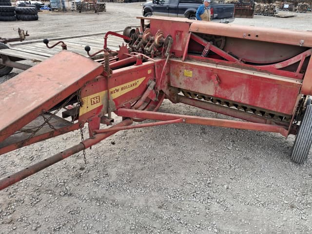 Image of New Holland 271 equipment image 4