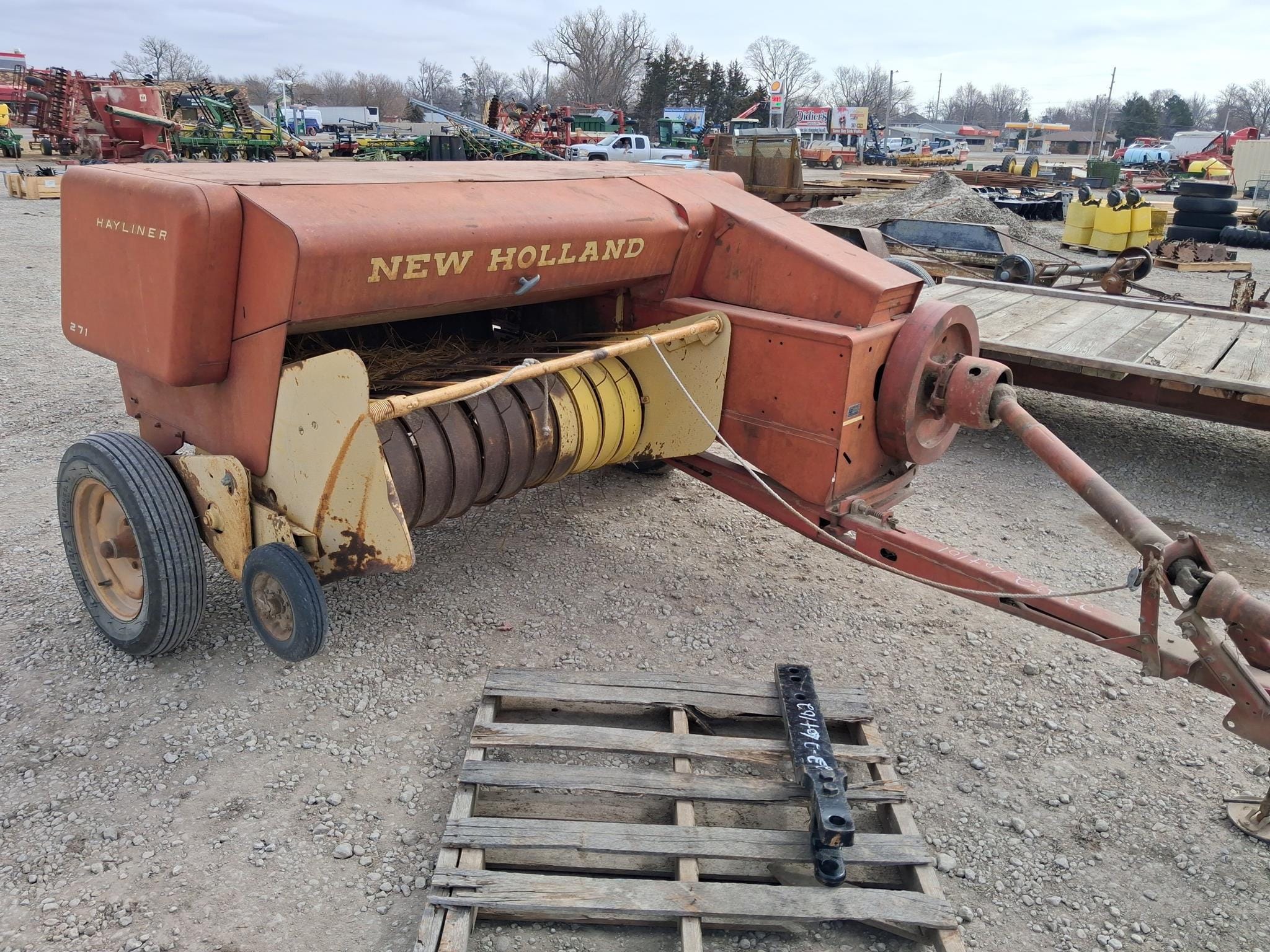 New Holland 271 Equipment Image0