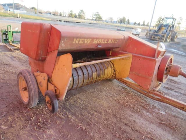 Image of New Holland 271 equipment image 3