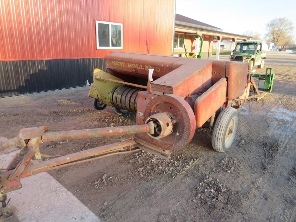 New Holland 271 Equipment Image0