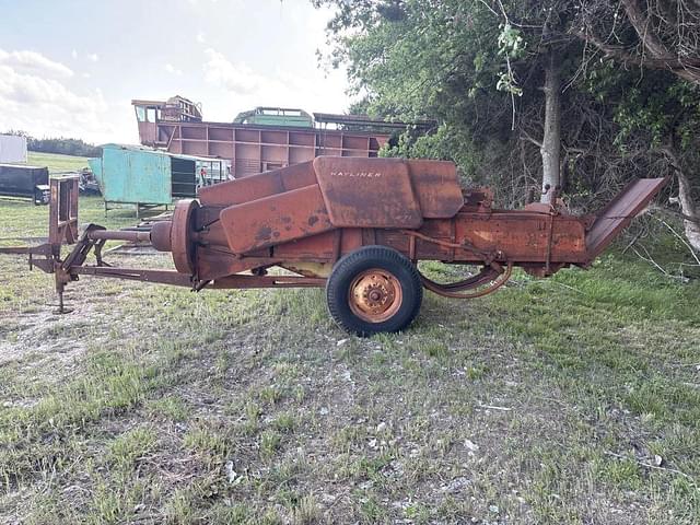 Image of New Holland 271 equipment image 1