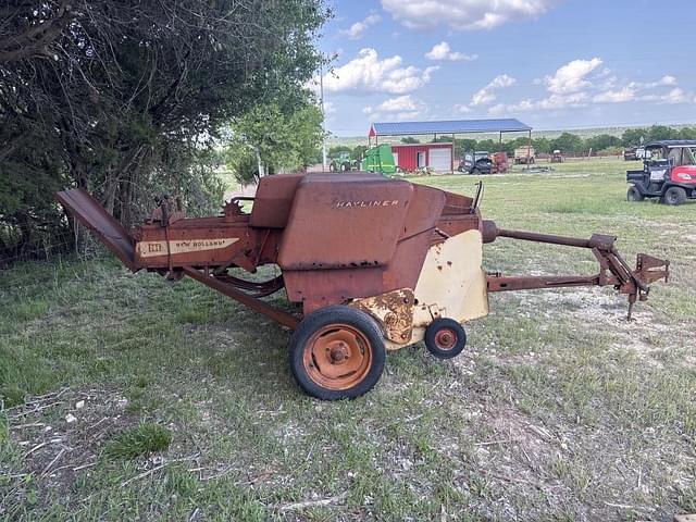 Image of New Holland 271 equipment image 4