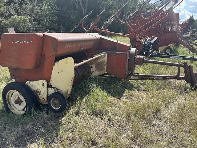 Image of New Holland 271 equipment image 1