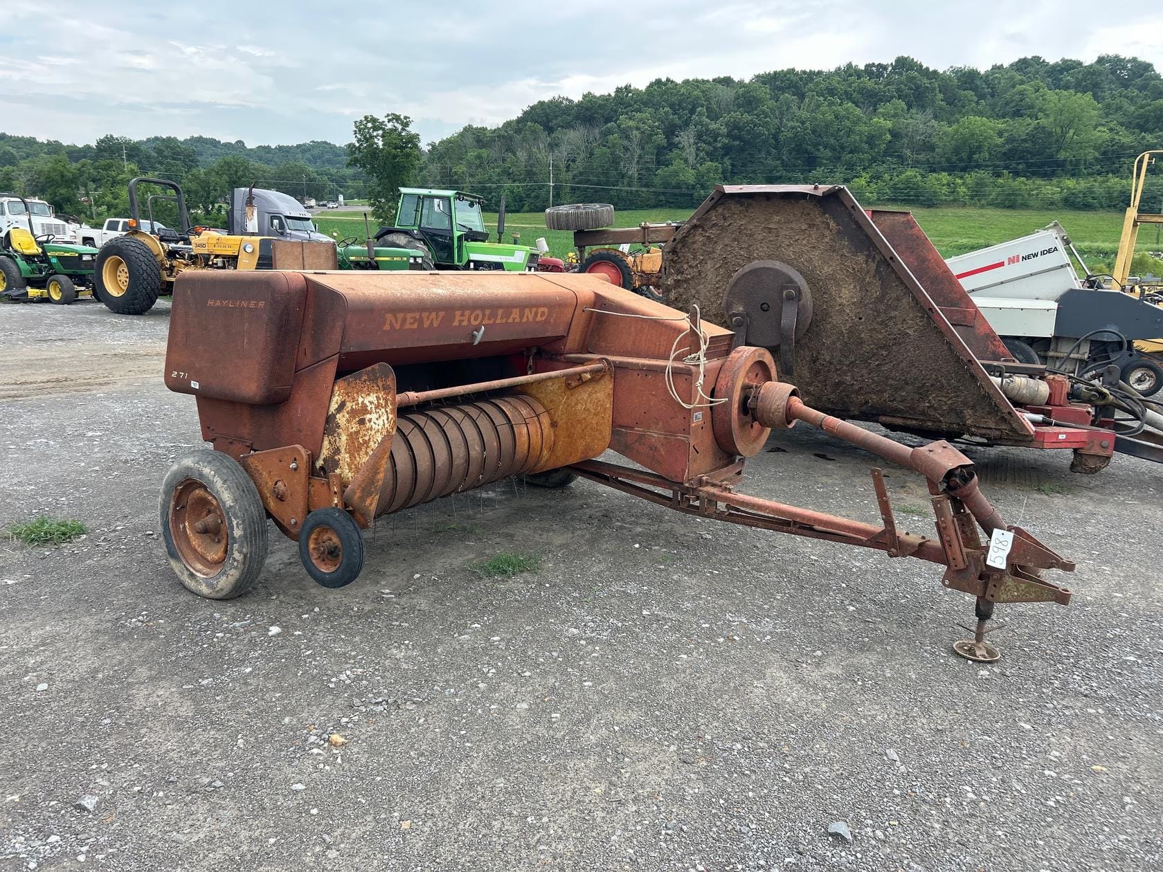 New Holland 271 Equipment Image0