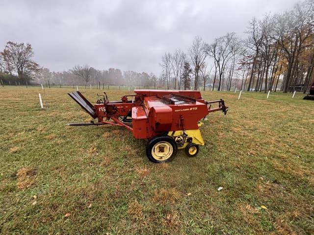 Image of New Holland 272 equipment image 1