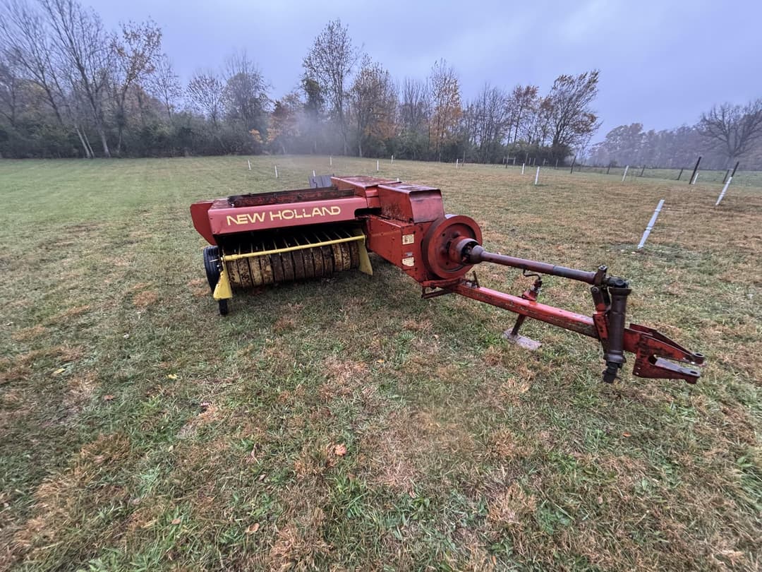 Image of New Holland 272 Primary image