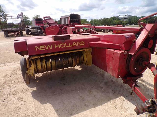 Image of New Holland 273 equipment image 2