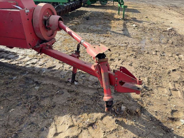 Image of New Holland 273 equipment image 1