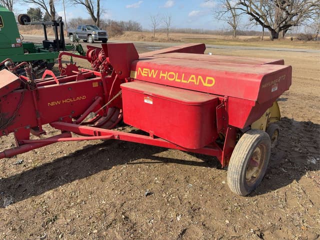 Image of New Holland 273 equipment image 4