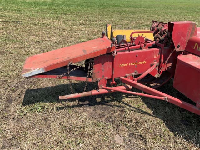 Image of New Holland 273 equipment image 4