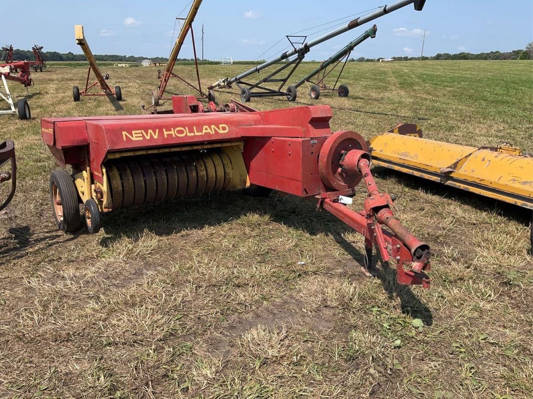 Image of New Holland 273 Primary image