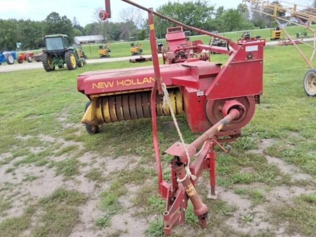 Image of New Holland Hayliner 273 equipment image 1