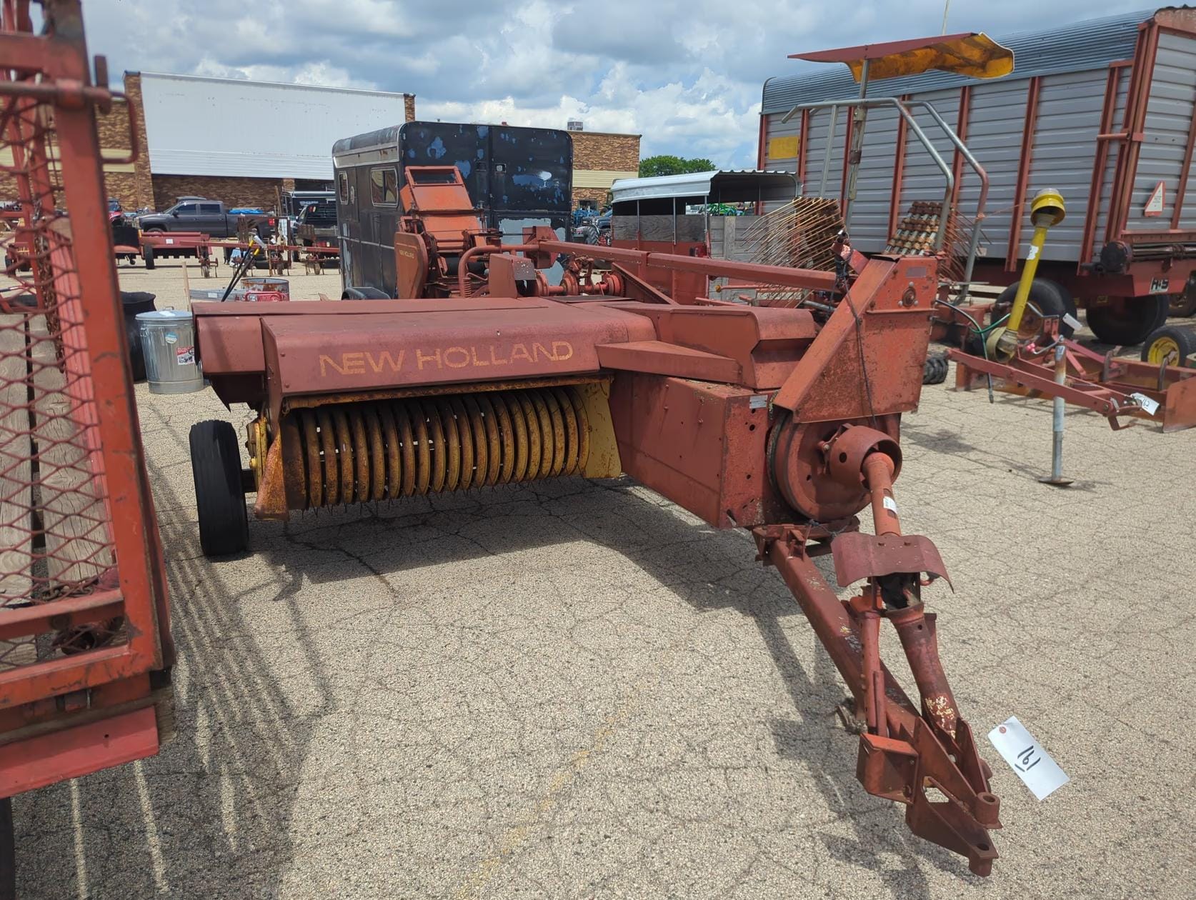 New Holland 273 Equipment Image0