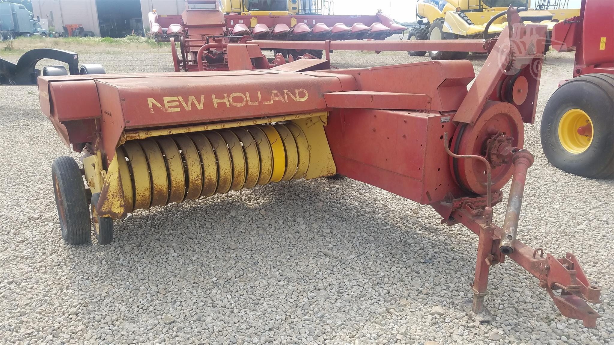 Main image New Holland 273