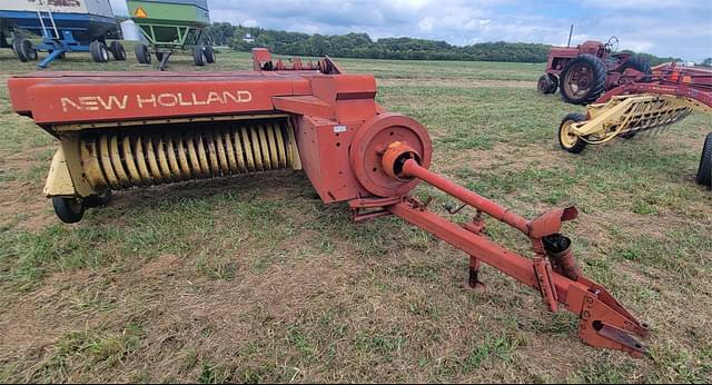 Image of New Holland 273 equipment image 4