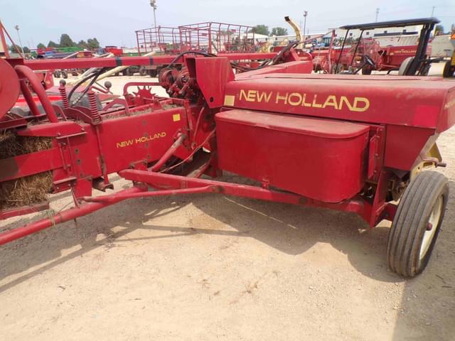 Image of New Holland 273 equipment image 4