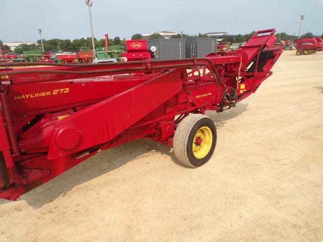 Image of New Holland Hayliner 273 equipment image 3