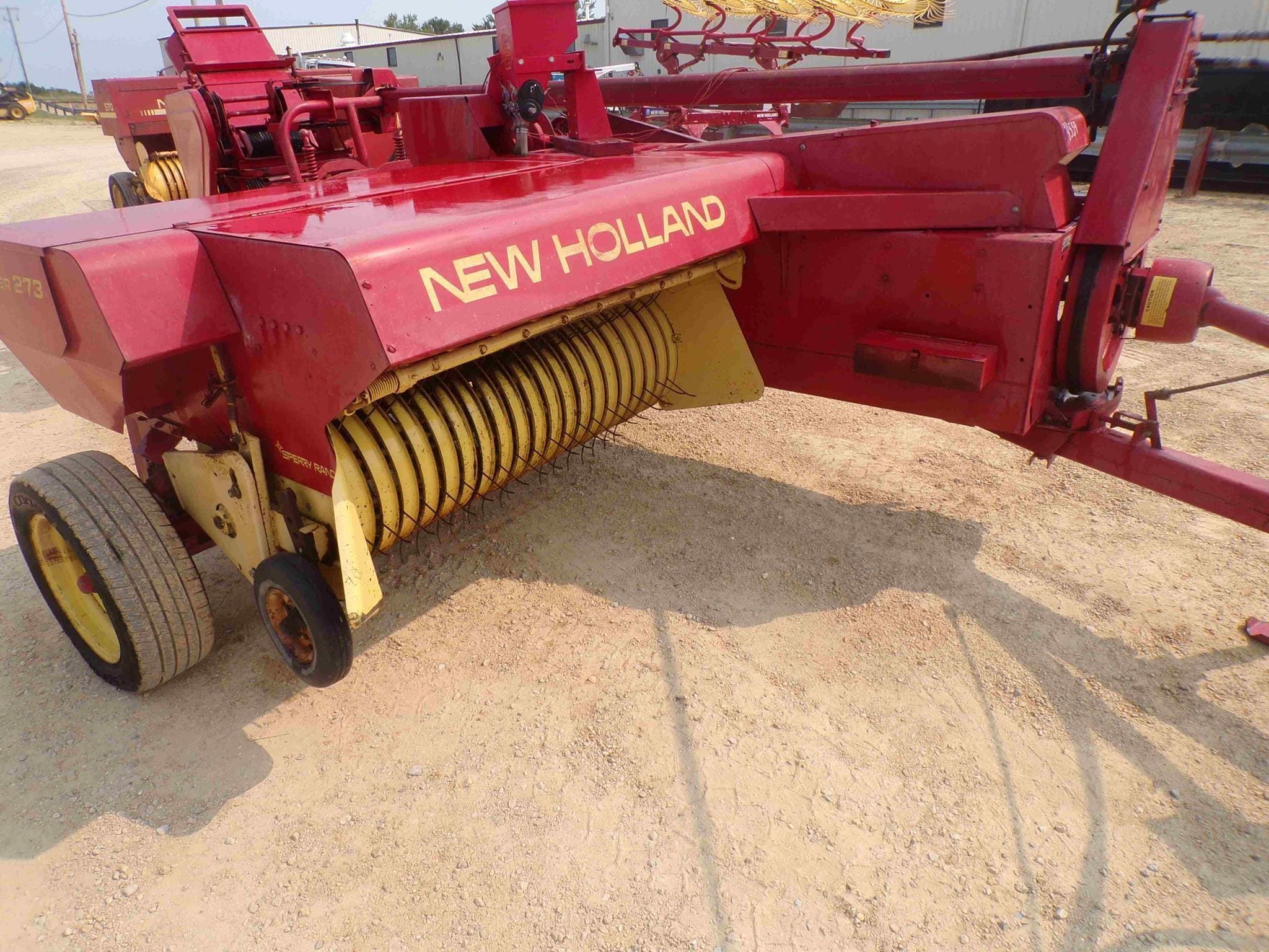 New Holland Hayliner 273 Equipment Image0
