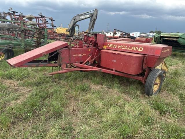 Image of New Holland Hayliner 273 equipment image 4