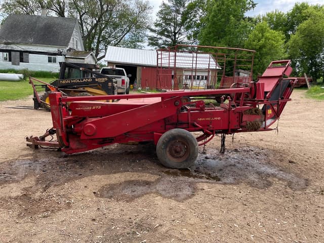 Image of New Holland Hayliner 273 equipment image 1