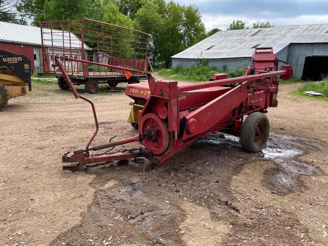 Image of New Holland Hayliner 273 Primary image