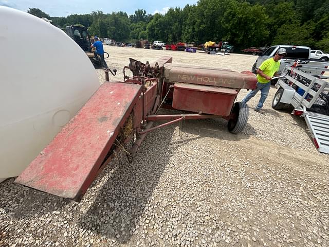 Image of New Holland Hayliner 273 equipment image 3