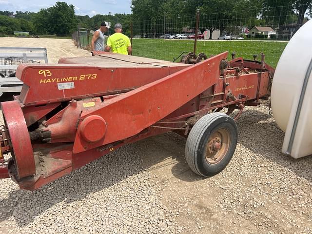 Image of New Holland Hayliner 273 equipment image 4
