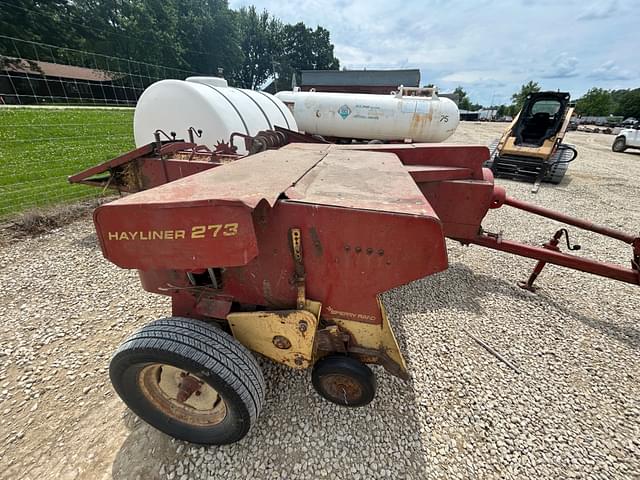 Image of New Holland Hayliner 273 equipment image 2