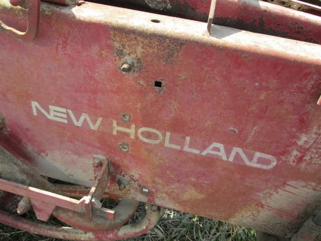 Image of New Holland 273 equipment image 4