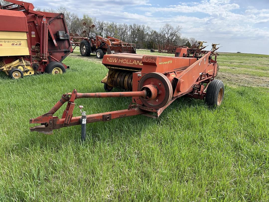 Image of New Holland Hayliner 273 Primary image
