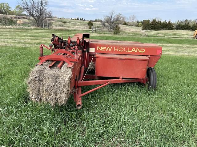 Image of New Holland Hayliner 273 equipment image 2