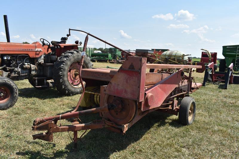 Image of New Holland 273 Primary image