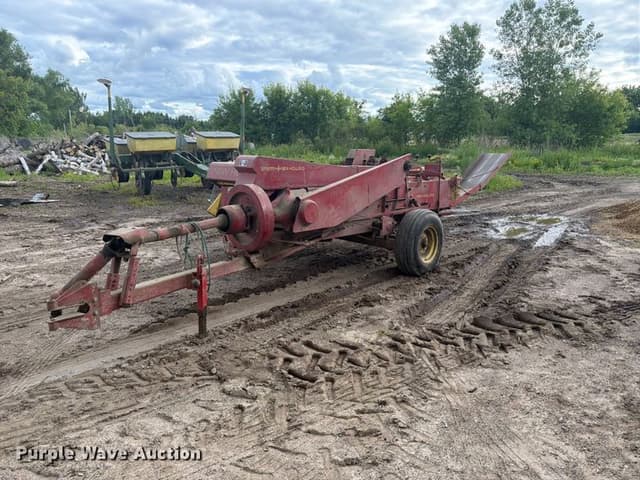 Image of New Holland 273 equipment image 4