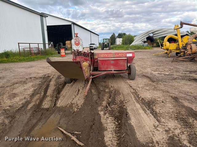 Image of New Holland 273 equipment image 1