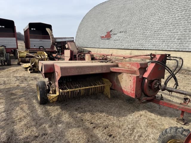 Image of New Holland 273 equipment image 1