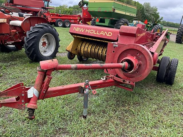 Image of New Holland 273 equipment image 1