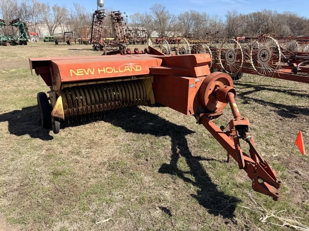 New Holland 273 Equipment Image0