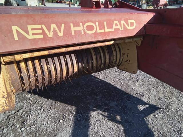Image of New Holland Hayliner 273 equipment image 3