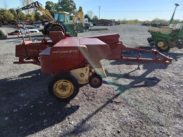 Image of New Holland Hayliner 273 equipment image 4