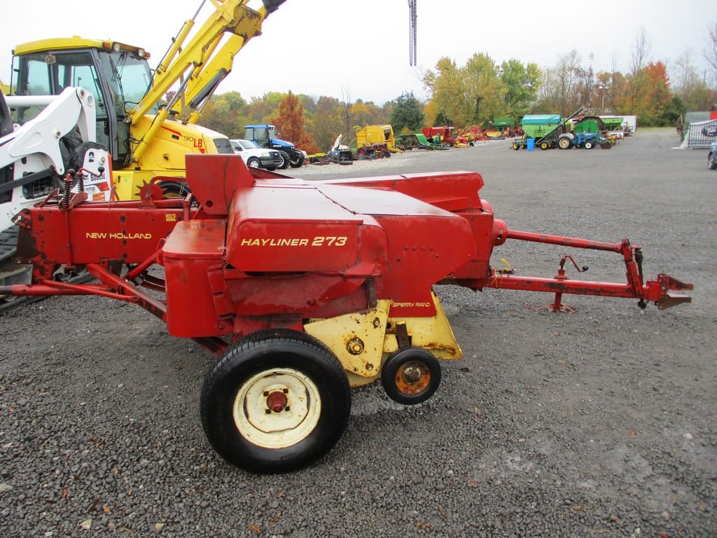 Main image New Holland 273