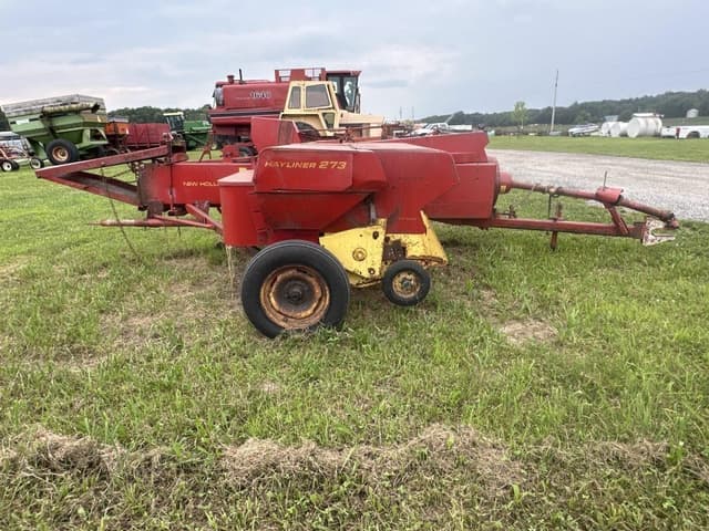 Image of New Holland 273 equipment image 3