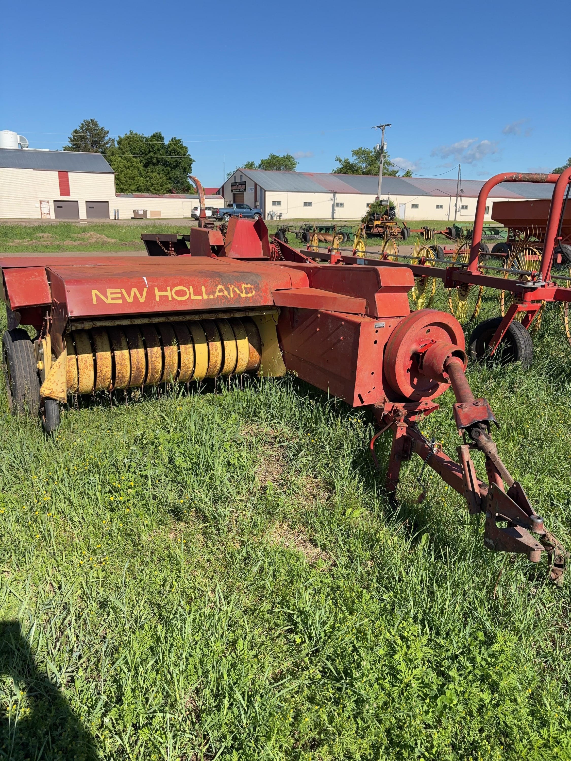 New Holland 273 Equipment Image0