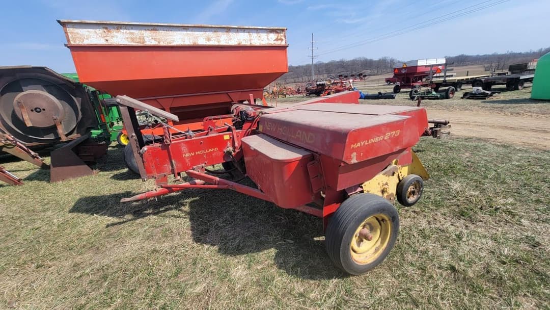 Image of New Holland Hayliner 273 Image 1